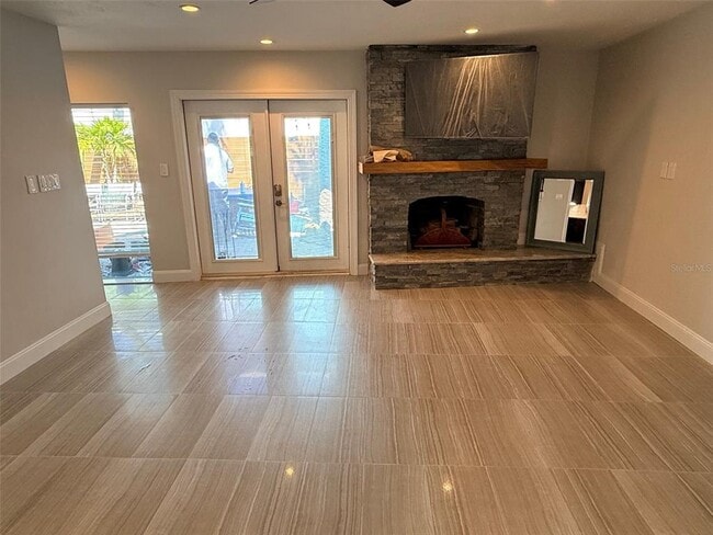 Building Photo - 2802 Pass a Grille Way