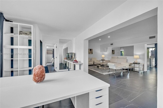 Foto del edificio - 560 NW 116th Terrace