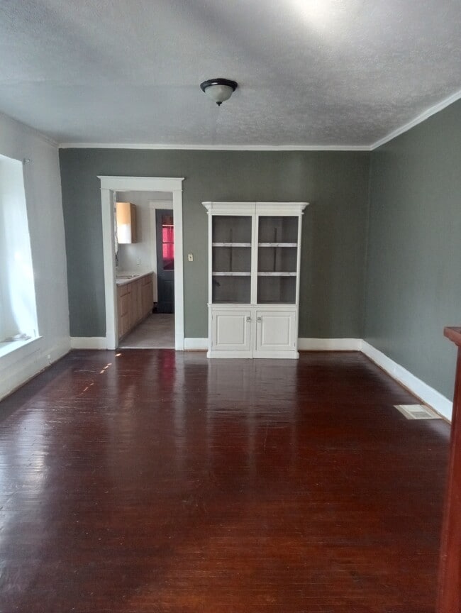 Building Photo - 3122 Ruckle St