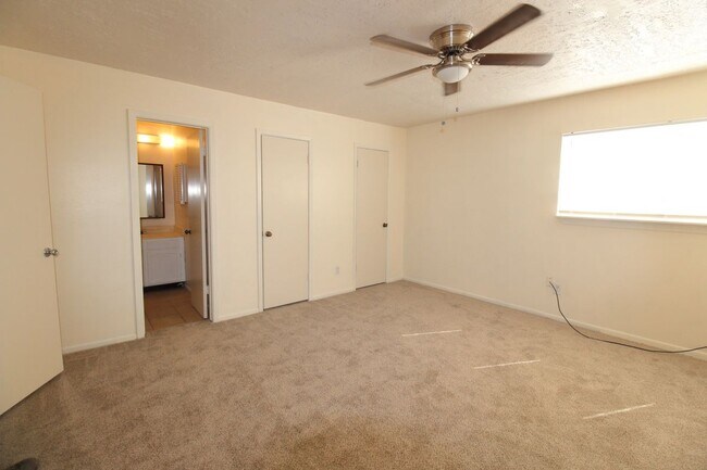 Foto del edificio - 3206 Briar Ct