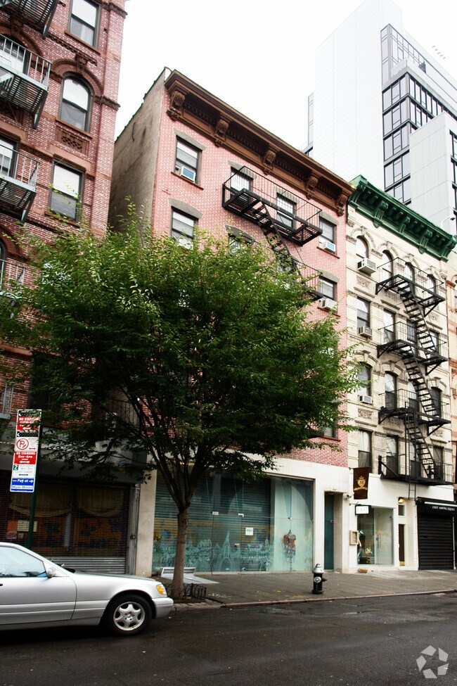 Building Photo - 175 Orchard St
