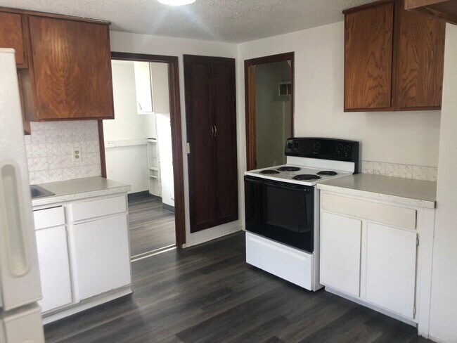 Foto del edificio - 555 SW State St