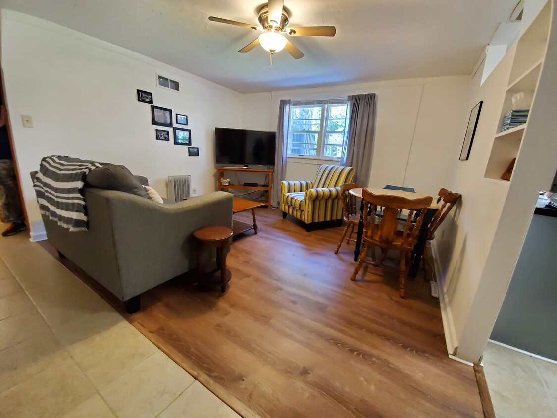 Foto principal - 2218 Cedar Acres Dr