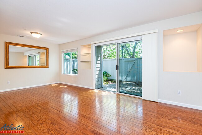 Building Photo - 6244 Tibouchina Ln