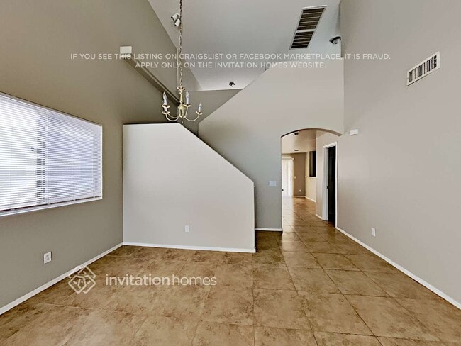 Building Photo - 3319 W La Salle St