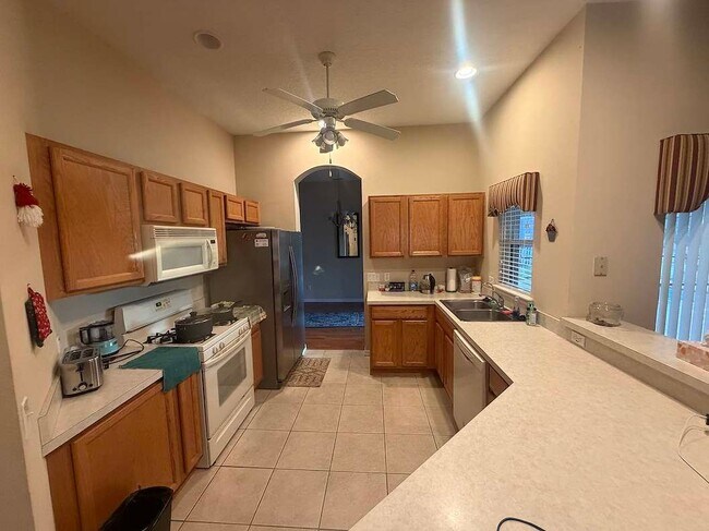 Building Photo - 713 Mountain Ash Way