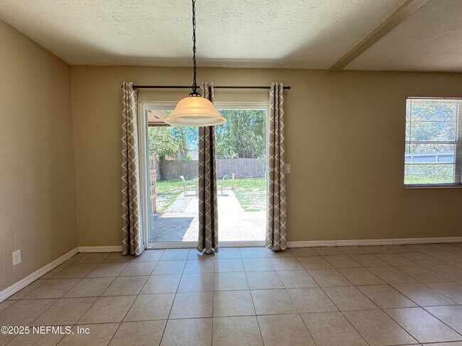 Building Photo - 517 Cody Dr