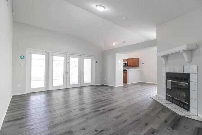 Foto del edificio - 1029 Beckstrom Dr