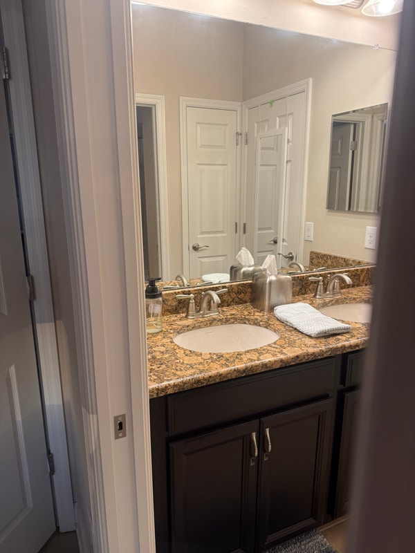 Foto del edificio - 7303 Blue Beech Dr