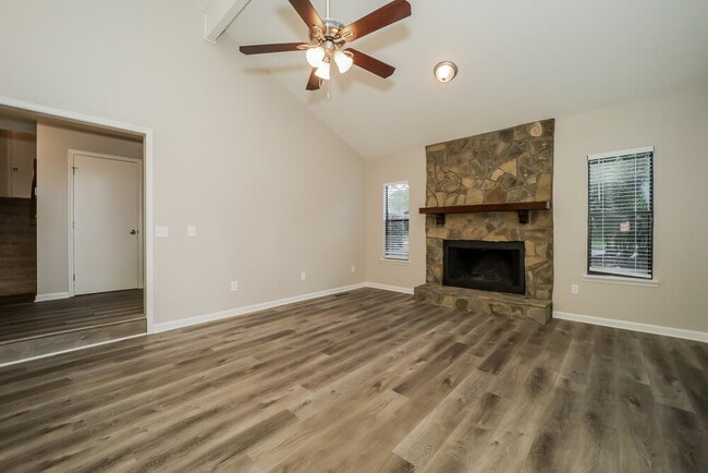 Building Photo - 6824 Creekwood Dr