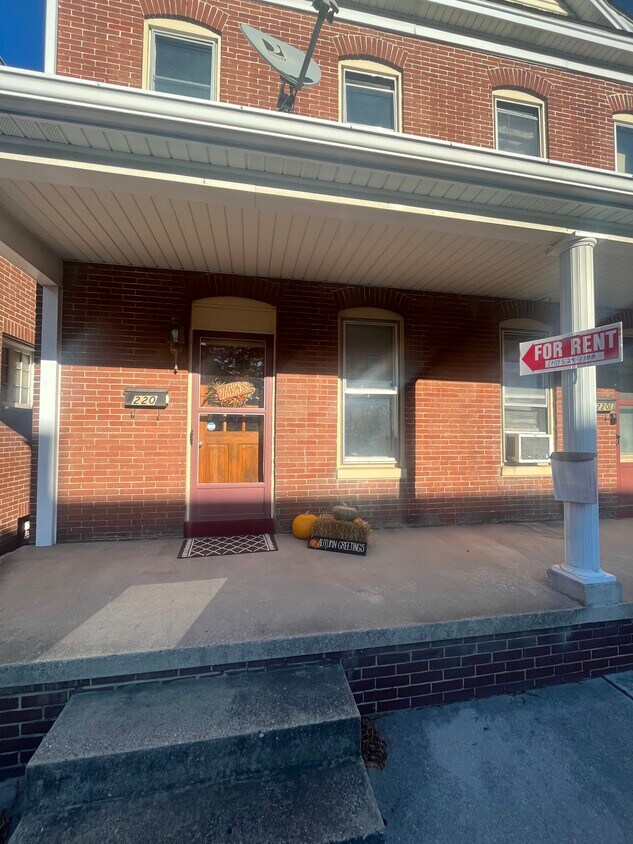220 Ruth Ave, Hanover, PA 17331 Townhome Rentals in Hanover PA