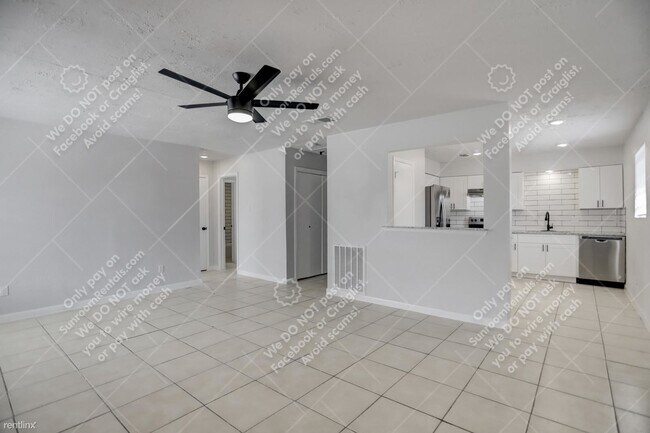 Building Photo - 2 br, 2 bath Duplex - 12607 Veterans Memor...