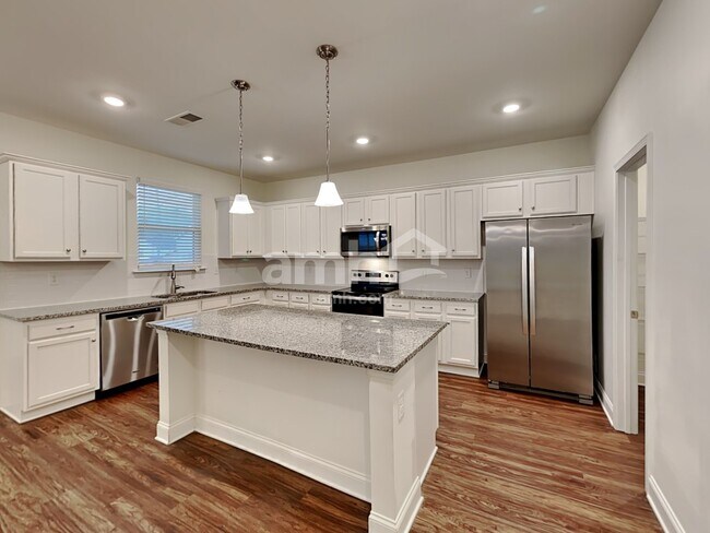 Foto del edificio - 439 Hickory Pointe Rd