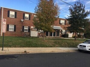 Building Photo - 1841 N Dinwiddie St