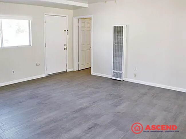 Foto del edificio - 1318-1320 El Tejon Ave