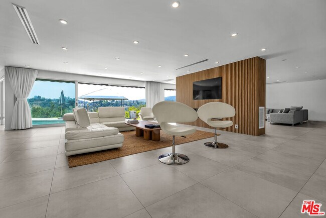 Foto del edificio - 849 Glenmere Way