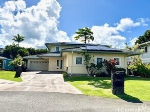Building Photo - 598 Ulumu St
