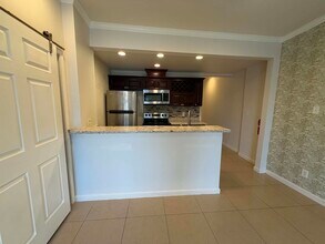 Building Photo - 2101 Bernardo De Galvez Ave
