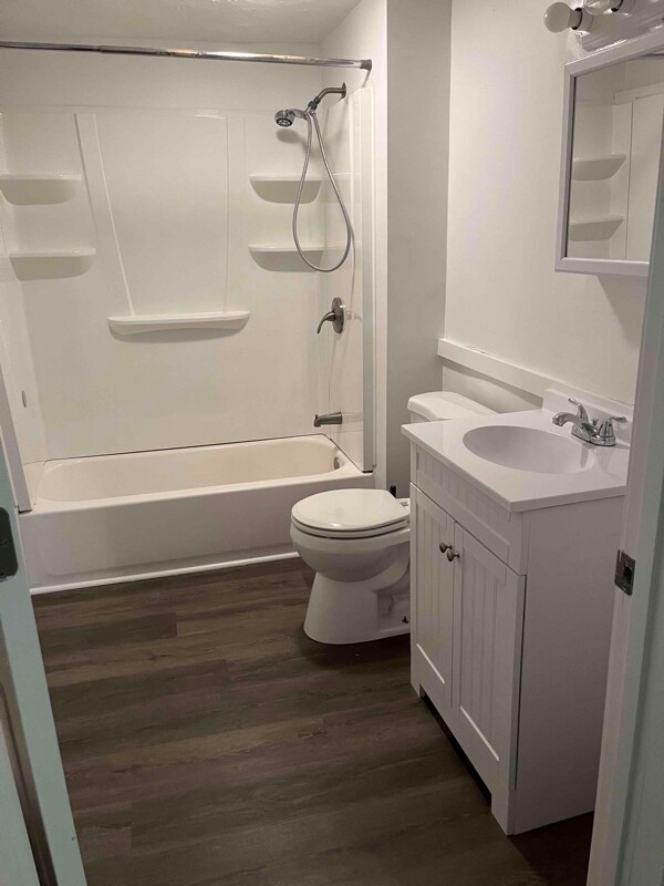 9 Wheelock St Unit 1, Manchester, NH 03102 Room for Rent in