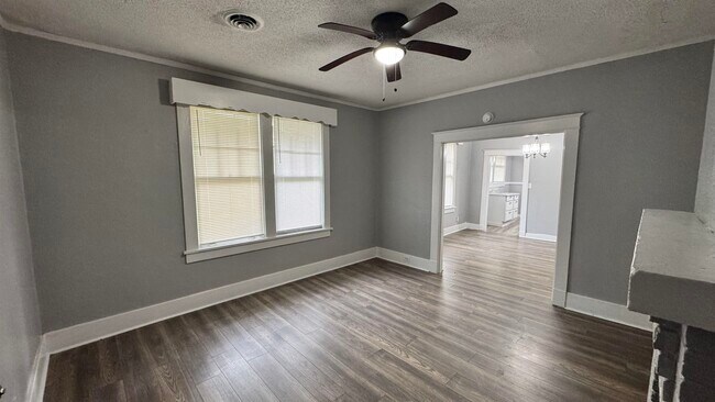 Building Photo - 3209 Choctaw Ave