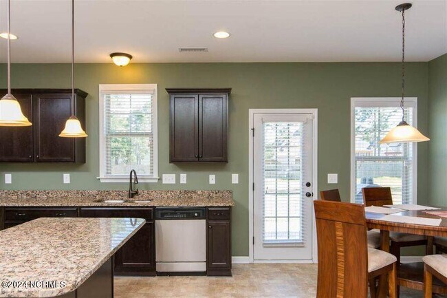 Building Photo - 142 Pamlico Drive