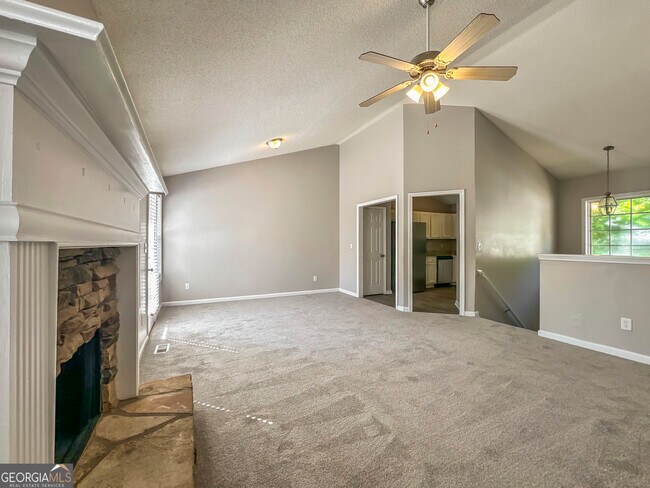 Foto del edificio - 90 Greystone Cir