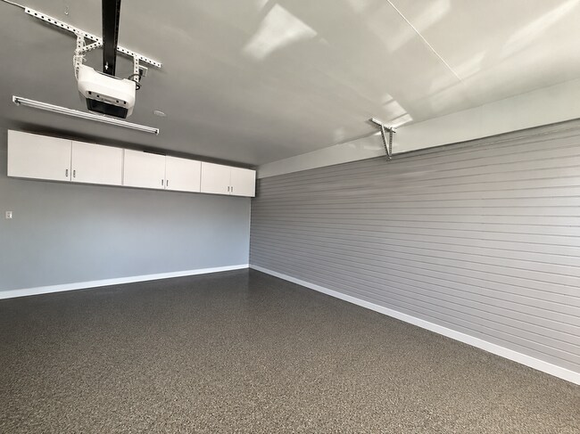 Building Photo - 3165 Weatherby Dr