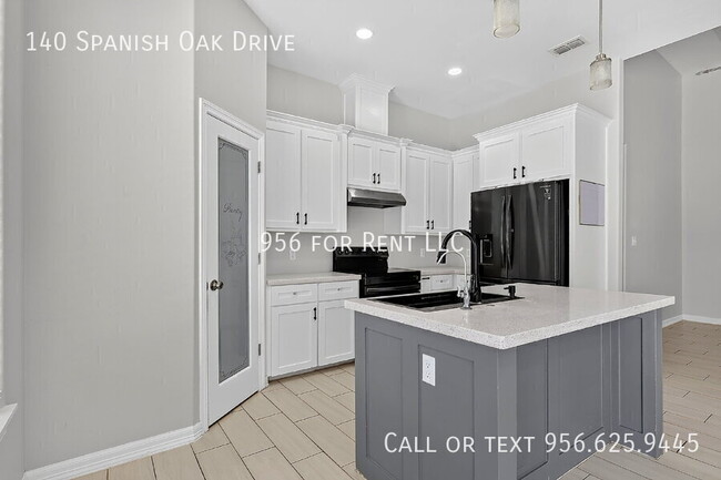 Building Photo - 140 Spanish Oak Dr
