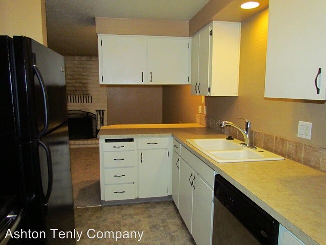 Building Photo - 3 br, 1.5 bath House - 335 S Cherry Dr