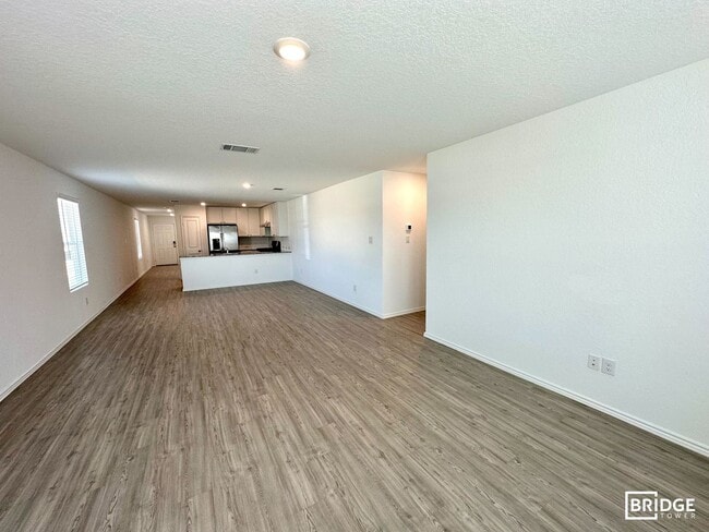 Building Photo - 2424 Lake Hls