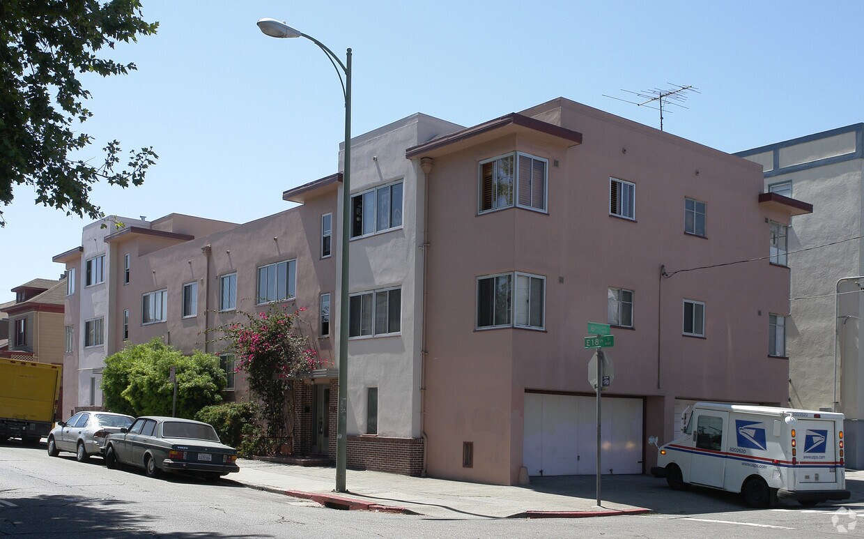 Building Photo - 607 E 18th St