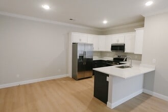 Building Photo - Laurel Ridge