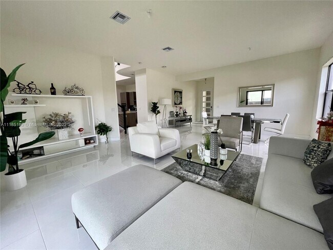 Foto del edificio - 8824 NW 161st Terrace