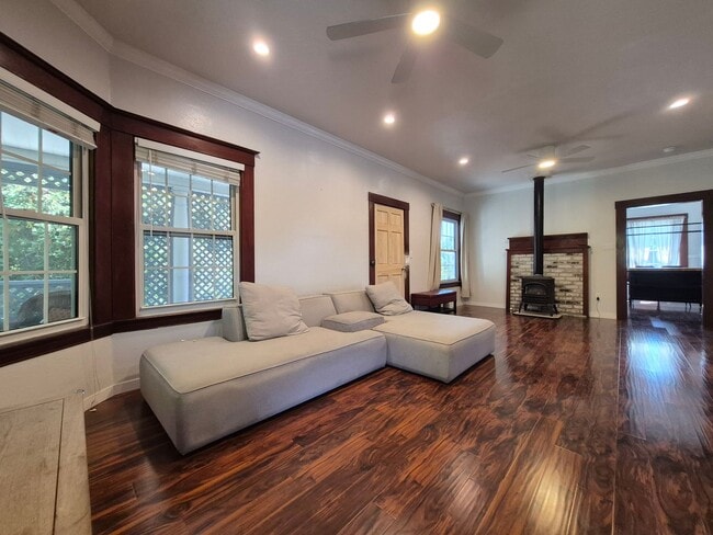 Building Photo - Spacious Duplex with EV Charger and Yard