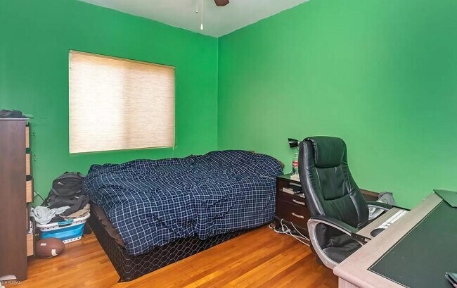 Building Photo - 934 N Campbell Ave