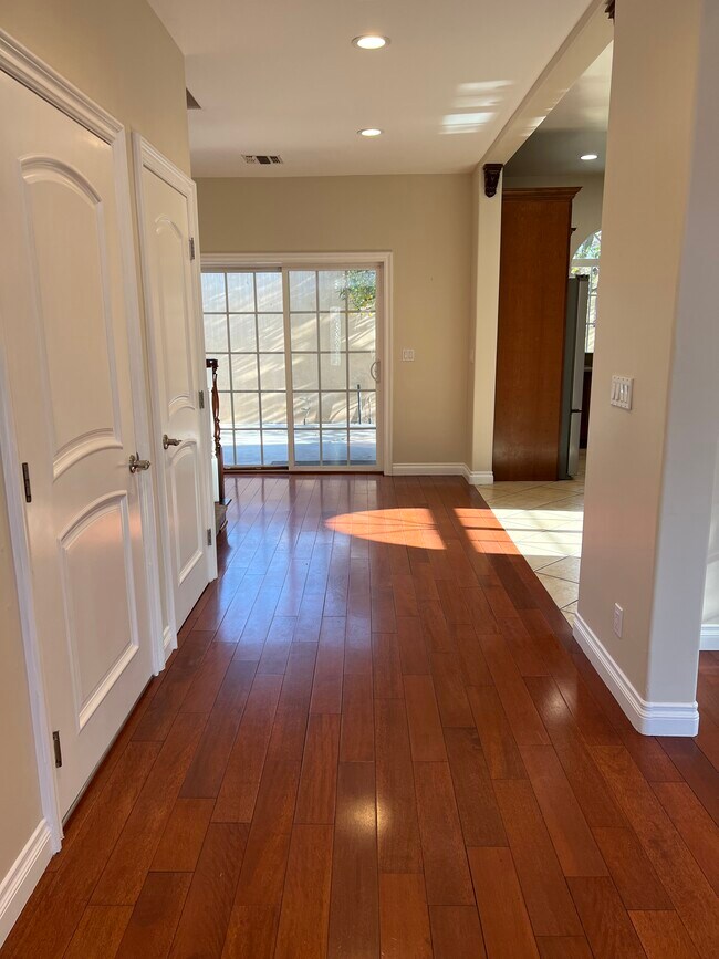 Foto del edificio - 2316 Maple Ave