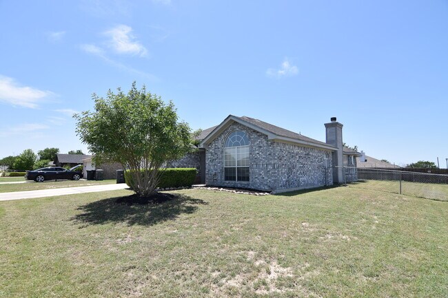 Foto del edificio - 3801 Shellrock Dr