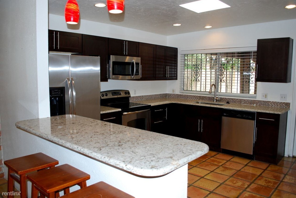 3040 E 1st St, Tucson, AZ 85716