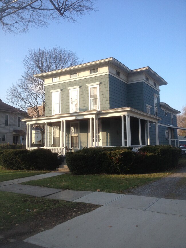 Foto del edificio - 211 Keyes Ave