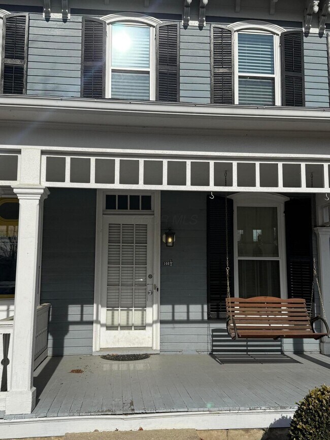 Foto del edificio - 160 1/2 W Mound St