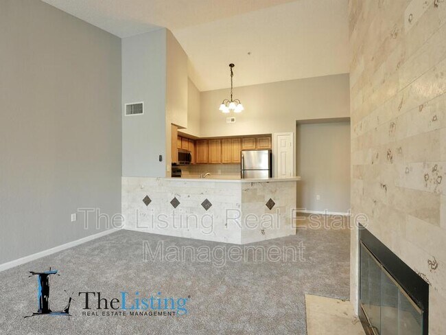 Building Photo - 13001 Mulberry Park Dr