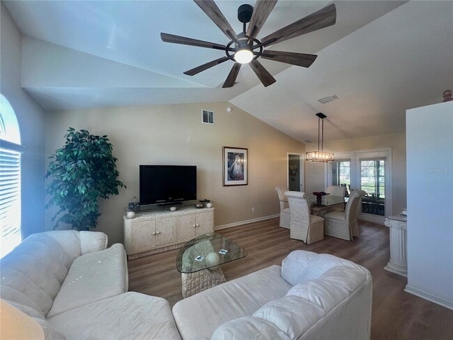 Foto del edificio - 5333 NW 25th Loop