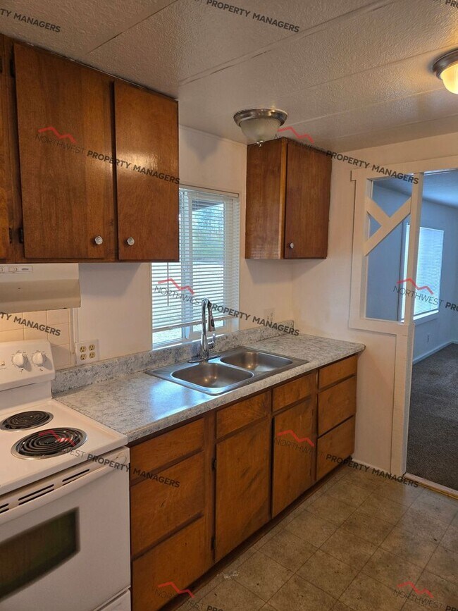 Foto del edificio - STATUS: AVAILABLE | R255G | $1850