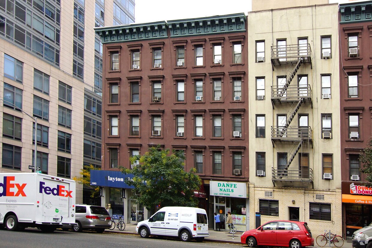 Building Photo - 1565 York Ave
