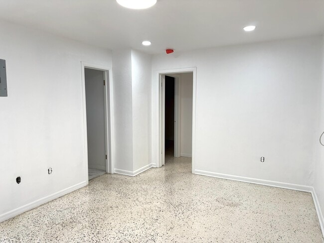 Foto del edificio - 225 SW 2nd St