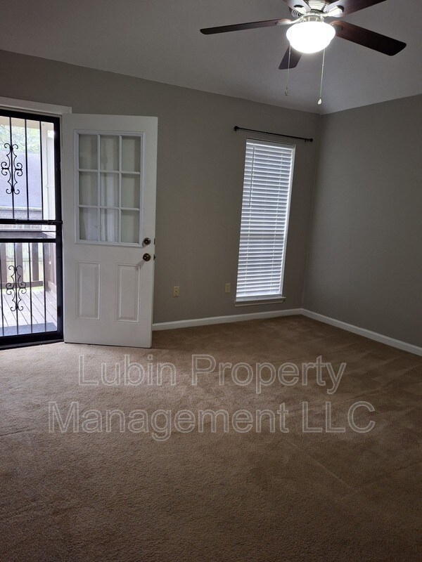 Building Photo - 7167 Kimlee Cove