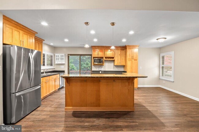 Building Photo - 1813 Glade Ct