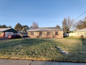 Building Photo - 1011 Elm Ave