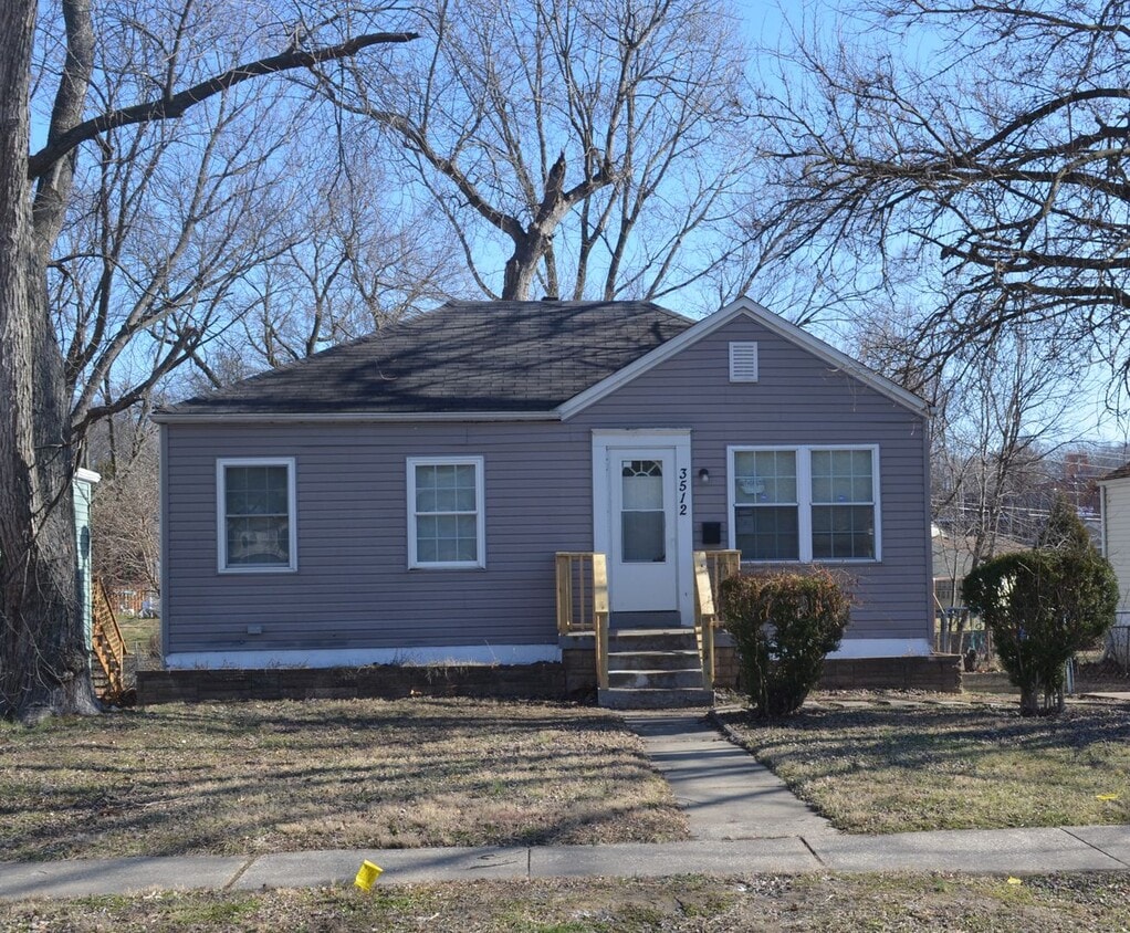 Primary Photo - Coming Soon! 2 bed 1 bath in St. Ann