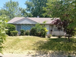 Building Photo - 2835 N Boehning St